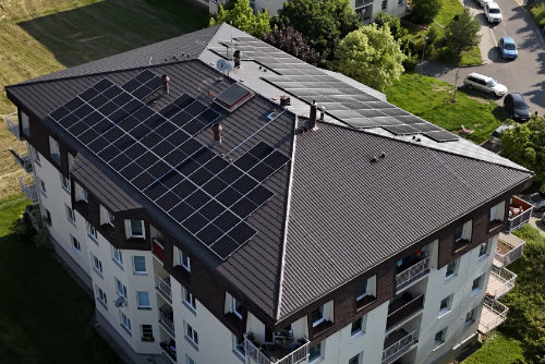 Fotovoltaická elektrárna na střeše domu