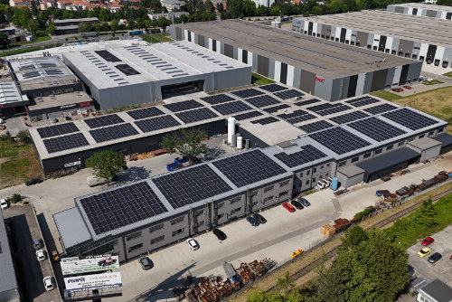 Fotovoltaická elektrárna na střeše domu